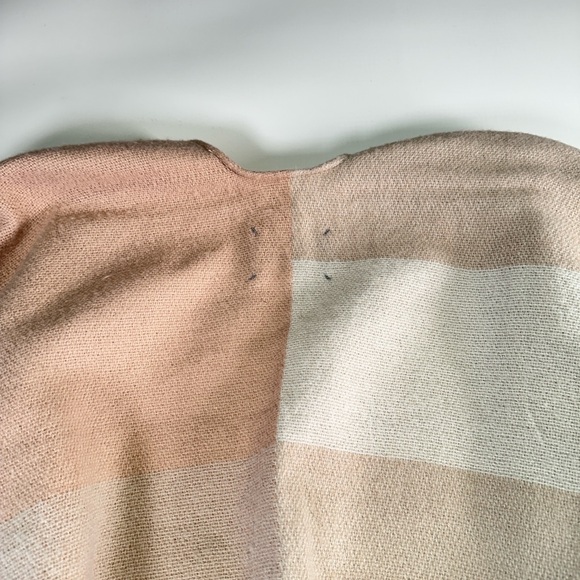 Soia & Kyo cozy acrylic wrap scarfigan fringe colorblock layering OS - Picture 8 of 10